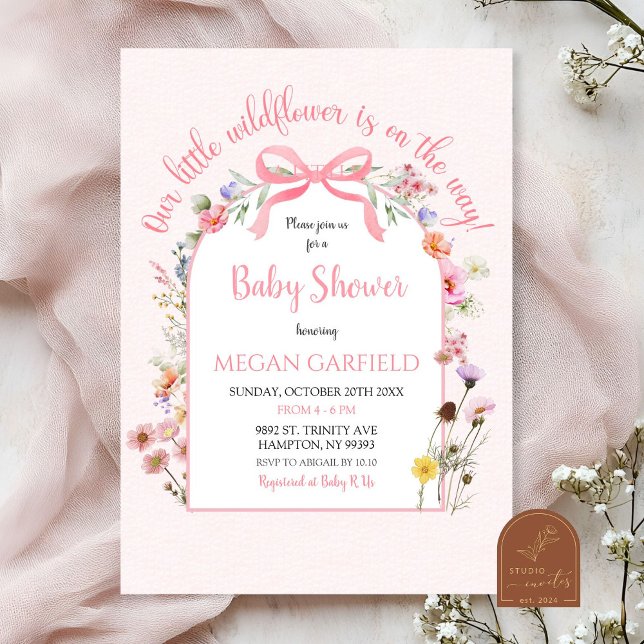 Invitación Flor de flores silvestres rosadas Coquette Arch (Subido por el creador)
