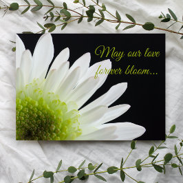 Invitación Flor de margarita blanca sobre Boda negro