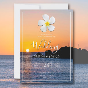 Invitación Flor de Plumeria Blanca con atardecer dorado, Boda