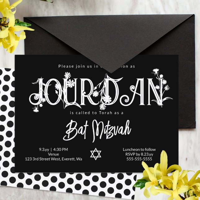 Invitación Flor salvaje Mitzvah de murciélago negro moderno (black and white polka dot floral bat mitzvah party invitations)