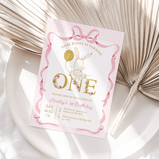 Invitación Flor silvestre rosa rosada de algunos conejitos pr (Bunny 1st Birthday Invitation Template, Editable Some Bunny 1st Rabbit First Birthday Invitation Bow)