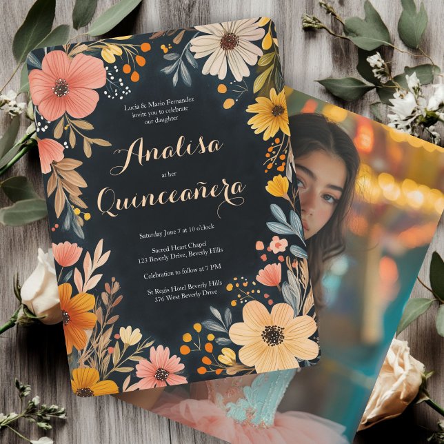 Invitación Floral acuarela sobre PERSONALIZADO oscuro de Quin (Watercolor Floral on Dark Quinceañera CUSTOM Photo Invitation
)