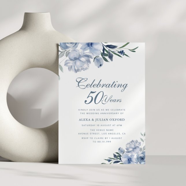 Invitación floral azul polvoriento 50° aniversario boda (Subido por el creador)