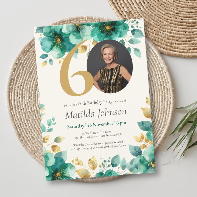 Invitación Floral de oro y verde esmeralda 60 cumpleaños (Emerald Green and Gold Floral 60th Birthday Invitation)
