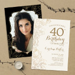 Invitación Floral Gold Black Photo 40th Birthday Fiesta<br><div class="desc">Floral Black Gold Photo 40th Birthday Party Invitation. Diseño moderno minimalista con acentos de dibujos botánicos y tipo de letra de guión tipográfico. Sencilla carta de invitación a la moda, perfecta para una elegante celebración de cumpleaños femenina. Se puede personalizar a cualquier edad. Invitaciones Zazzle impresas o una plantilla imprimible...</div>