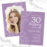Invitación Floral Lavender Purple Photo 30 cumpleaños Fiesta<br><div class="desc">Invitación a la fiesta de cumpleaños número 30 de Lavender morado floral con tu foto al fondo de la tarjeta. Diseño elegante y moderno con detalles botánicos de dibujos y tipografía. Sencilla carta de invitación a la moda, perfecta para una elegante celebración de cumpleaños femenina. Se puede personalizar a cualquier...</div>