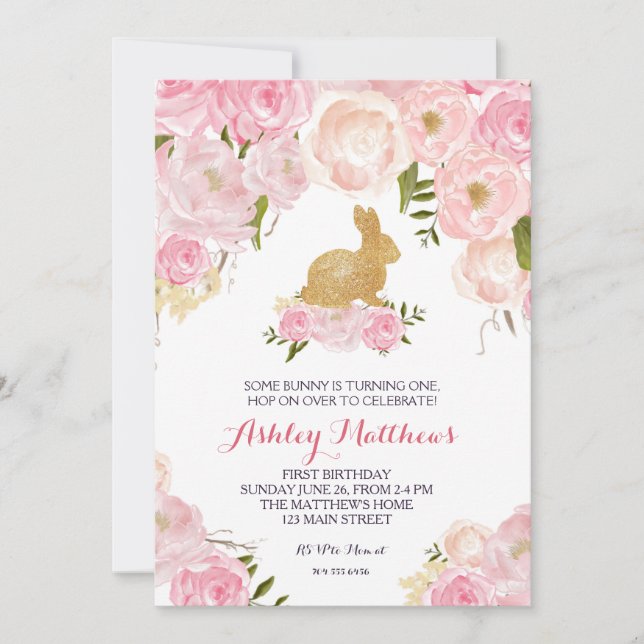 Invitación floral rosa de cumpleaños de conejo de  (Anverso)