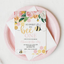 Invitación floral rosa para el 1er cumpleaños de a