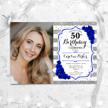 Invitación Floral Royal Blue Silver foto blanca 50 cumpleaños<br><div class="desc">Elegante invitación de 50 años floral femenina con tu foto. Glam, blanco y azul real con una falsa plata purpurina. Cuenta con rayas, rosas azules de zafiro, fuente de guión y confeti. Perfecto para un elegante fiesta de celebración de cumpleaños. Personaliza con tus propios detalles. ¡Se puede personalizar para cualquier...</div>