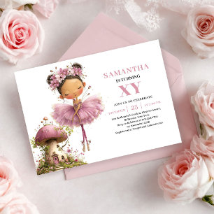 Invitación floral sonrojada para el quinto cumplea