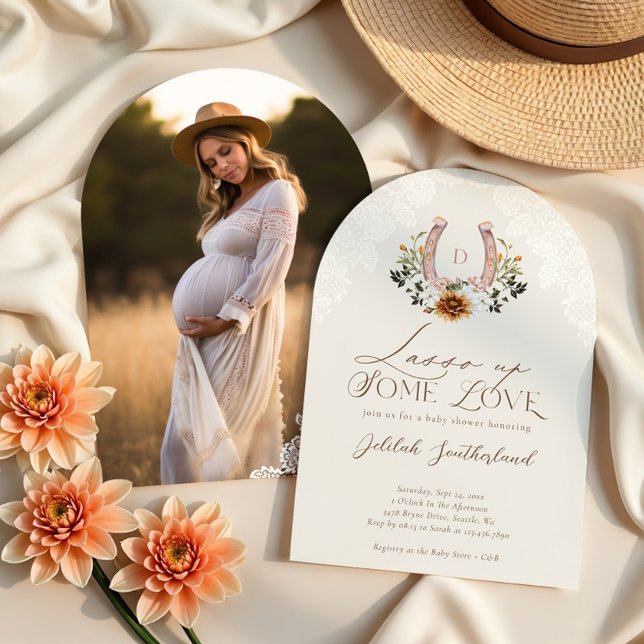 Invitación Floral Western Horseshoe Photo Arch Baby Shower (Lasso Love Floral Western Horseshoe Photo Arch Invitation)