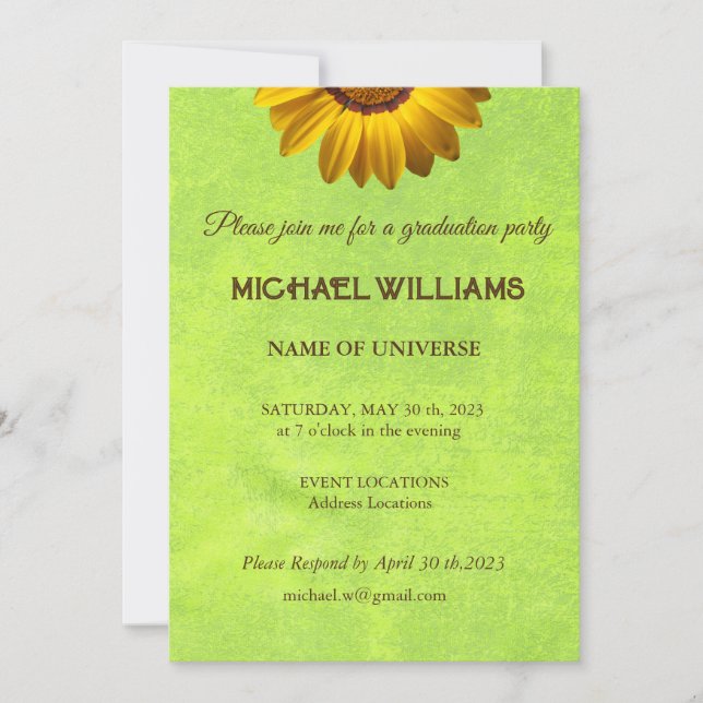 Invitación Flores amarillas en un abstracto monograma verde (Anverso)