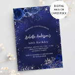 Invitación Flores azules de la marina de cumpleaños destellos<br><div class="desc">Un fondo azul marino,  decorado con purpurinas de plata falsa,  chispas y flores azules. El color azul es desigual. Personalice y agregue un nombre y detalles del fiesta.</div>