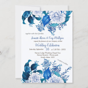Invitación Flores azules de rosa blanca en blanco crujiente