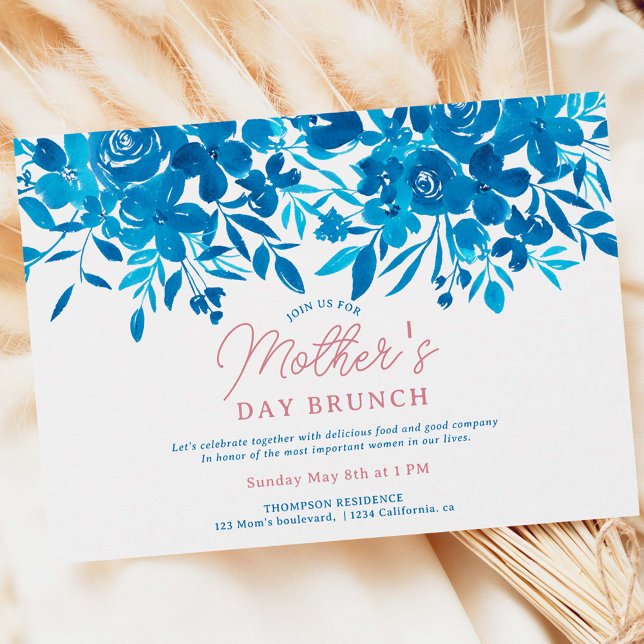 Invitación Flores azules modernas guiñan el brunch del día de (Subido por el creador)