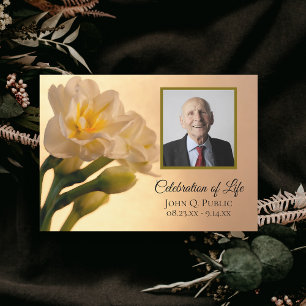 Invitación Flores blancas de doble abadejo celebran la vida