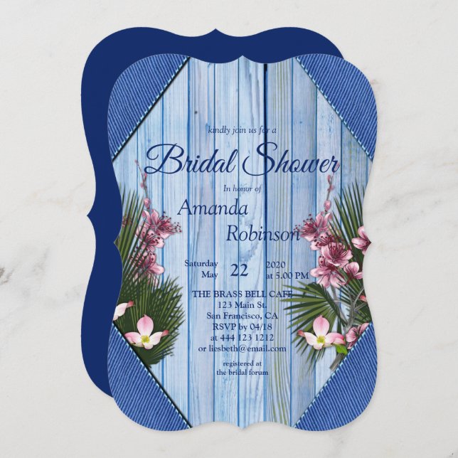 Invitación Flores de arty rosada sobre textura de madera azul (Anverso / Reverso)