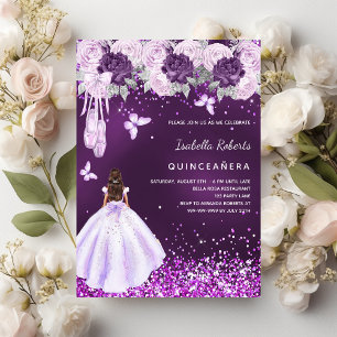 Invitación Flores de bailarina púrpura de Quinceanera