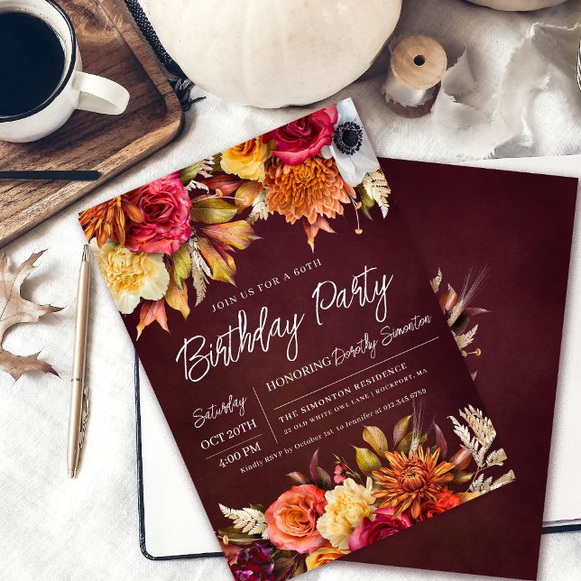 Invitación Flores de Borgoña Moda Script 60 cumpleaños (Elegant 60th Birthday Party Invitation. Earth colors perfect for a fall celebration!)