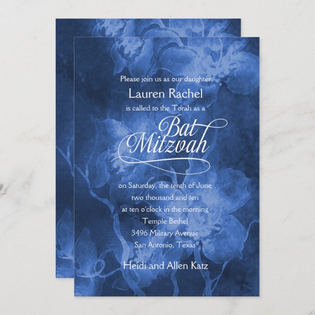 Invitación Flores de color azul Bat Mitzvah (Anverso / Reverso)
