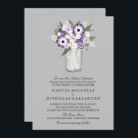 Invitación Flores de gris morado Mason Jar | BODA<br><div class="desc">DE LA COLECCIÓN MASON JAR SWEETNESS BODA COLLECTION: An Elegant Mason Jar relleno de flores de colores de color claro y morado oscuro con flores silvestres de margaritas blancas. El fondo es de color gris plateado. ... Para obtener información sobre cambios de diseño personalizados por parte del diseñador independiente, envíe...</div>