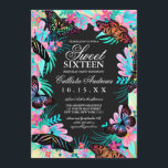 Invitación Flores de mariposa de Girly deja agua dulce 16<br><div class="desc">Esta elegante y dulce invitación para 16 cumpleaños es perfecta para el cumpleaños 16 de tu hija. Está decorado con mariposas modernas y artísticas negras y coloridas y vibrantes sobre flores y hojas de acuarela pintadas a mano y un grueso borde dorado con fondo de bloque de color negro. Los...</div>