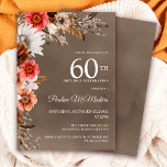 Invitación Flores de otoño neutra floral blanca 60 cumpleaños<br><div class="desc">Las sofisticadas flores blancas de otoño están rodeadas de hojas neutras grises,  marrones y negras. Las flores rosadas y rojas le dan un toque de color para iluminarlo. El texto blanco es una combinación de moda de letras verticales y caligrafía. El fondo acuarela taupe los rodea a la perfección.</div>