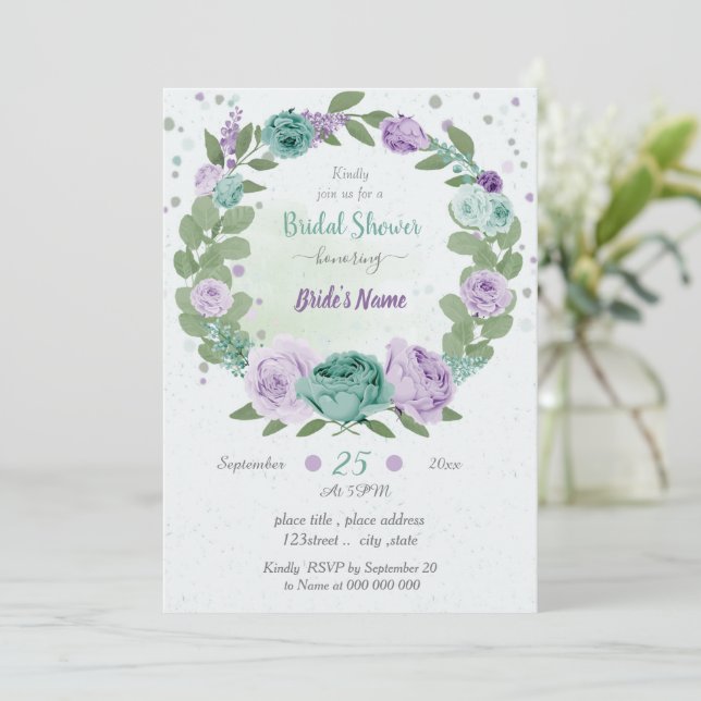 Invitación flores moradas azules verde wreath ducha de novia (Anverso de pie)