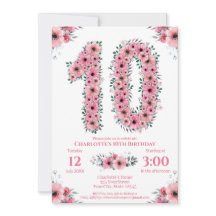 Flores rosadas Chicas del follaje verde de cumplea