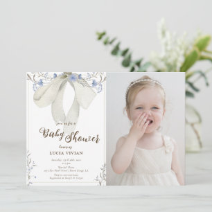 Invitación Flores salvajes azules Coquette Bow Photo Baby Sho