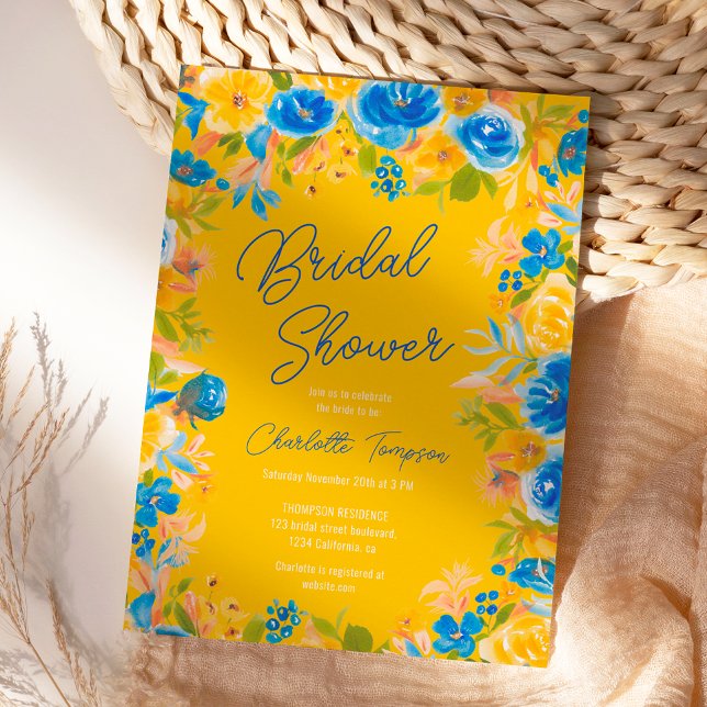 Invitación Flores silvestres de país brillante guión de ducha (Bright country wild flowers script bridal shower invitation on yellow)