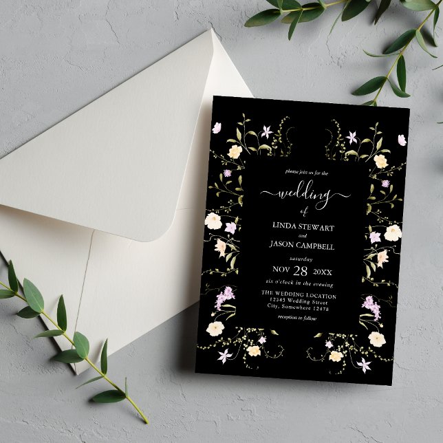 Invitación Flores Silvestres Elegantes en Blanco y Negro Boda (Black white wildflower wedding invitation brings timeless elegance to your special day)