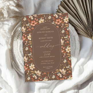 Invitación Flores silvestres oxicortes marrones del Boho Arch