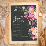 Invitación Flores silvestres pastel románticas primavera dulc<br><div class="desc">Flores silvestres pastel románticas primavera verano dulce cumpleaños dieciséis con flores de campo silvestre bonito en rosa,  melocotón,  morado,  lavanda,  hojas verdes y más,  con una tipografía de escritura cepillada en un elegante fondo oscuro</div>