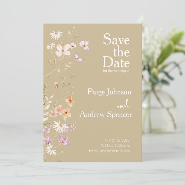 Invitación Flores silvestres Tan Wedding Salven la fecha (Anverso de pie)