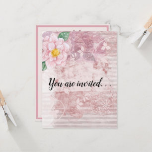 Invitación Flores verdes rosadas del Día de la Madre