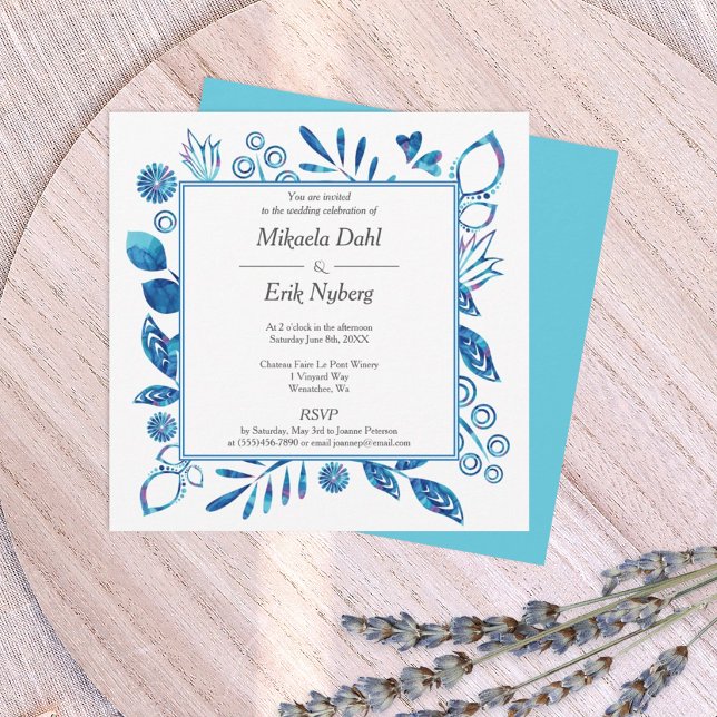Invitación Flores y hojas de corazones azules y turquesa (royal blue and turquoise floral wedding invitations, square decorative border frame with vines)