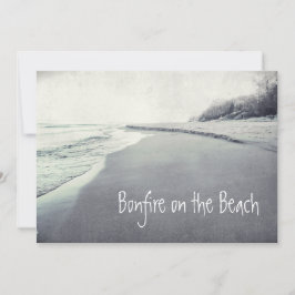 Invitación Fogata Retro en la Orilla de la Playa Fresco