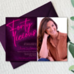 Invitación Fortylicious - 40th Birthday Invitation with Photo<br><div class="desc">La invitación minimalista con diseño de luces Neon y el color rosa Fuschia se utilizaron en el título para darle a la invitación un aspecto tentador con granito violeta oscuro como textura en el fondo para que coincida.</div>