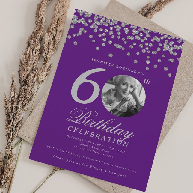 Invitación Foto 60 cumpleaños Confetti Purple (Photo 60th Birthday Silver Confetti Purple Invitation)