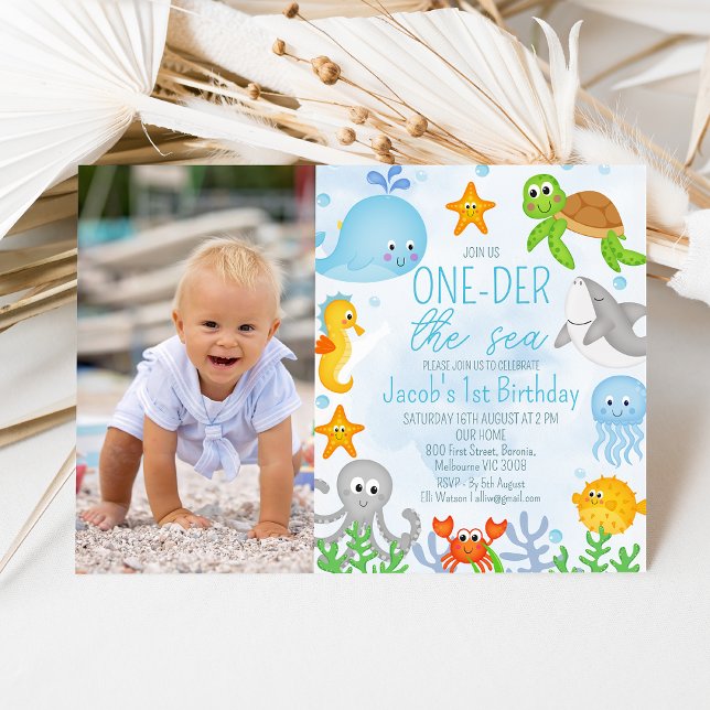 Invitación Foto bajo el mar Un día antes El mar Primer Cumple (Cute one-der the sea boys first birthday invitation featuring various cute sea creatures and seaweed)