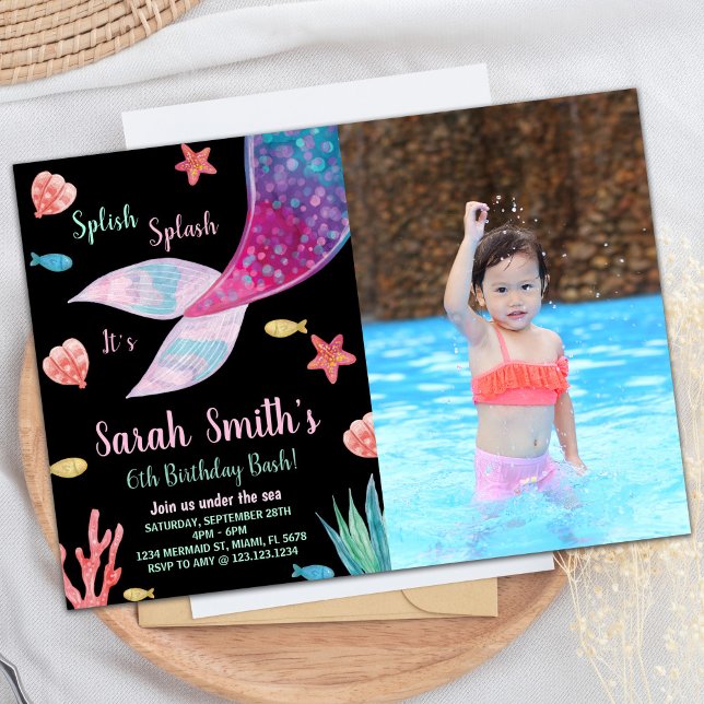 Invitación Foto Black Darple Purple Mermaid Cumpleaños (Photo Black Dark Purple Mermaid Tail Birthday Invitation)