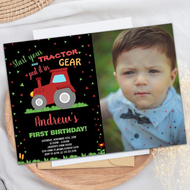 Invitación Foto BLACK RED Green Grass Tractor Cumpleaños (Photo BLACK RED Green Grass Tractor Birthday Invitation)