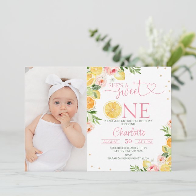 Invitación Foto Citrus floral Ella es un dulce primer cumplea (Anverso de pie)