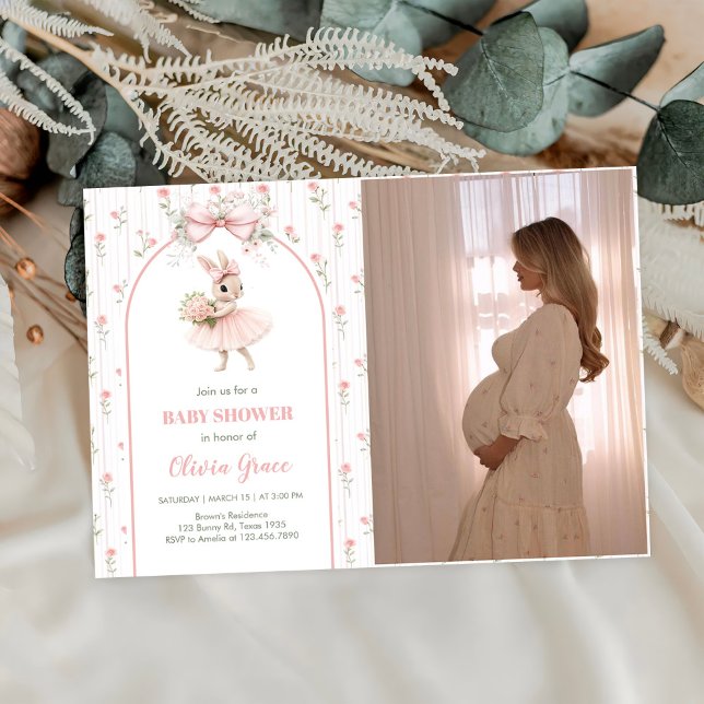 Invitación Foto de Baby Shower con lazo rosa y conejo floral (Subido por el creador)