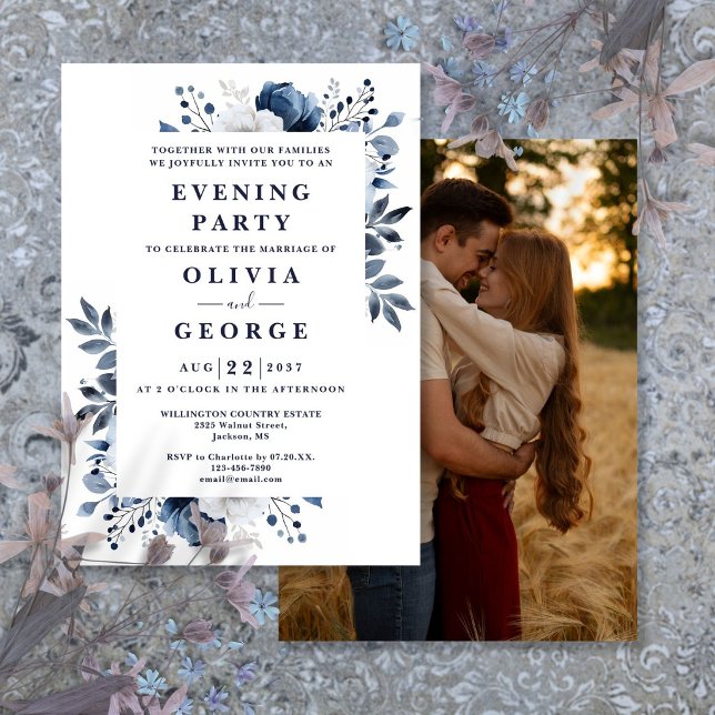 Invitación Foto de boda de noche de flores azul marino (Navy Blue Floral Wedding Evening Party Photo Invitation)