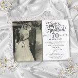 Invitación Foto de Boda del 70 aniversario recién casada<br><div class="desc">Personalice con su foto boda favorita y sus detalles especiales de la celebración del 70 aniversario del boda de platino en la tipografía de moda. El reverso es un confeti de amor. Diseñado por Thisisnotme©</div>