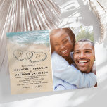 Invitación Foto de Boda del corazón de la playa de Vintage tr<br><div class="desc">Invitaciones para bodas con fotos de destino de playa con fondo de playa tropical de verano, una foto de la novia / novio, una playa vintage de arena con dos corazones en la costa, sus iniciales y una plantilla de texto boda. Haga clic en el botón "Personalizar" para obtener más...</div>