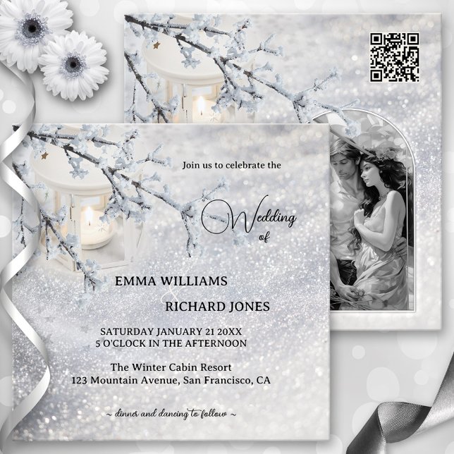 Invitación Foto de bodas de invierno de la linterna de nieve  (Winter wedding invitation with a lantern in sparkling snow with a tree branch, QR code and photo)