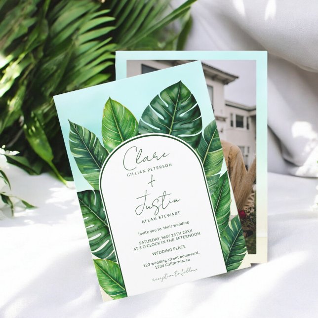 Invitación Foto de bodas de veraneo tropical de verdor en pla (Summer Tropical Greenery Beach Wedding Photo Invitation)